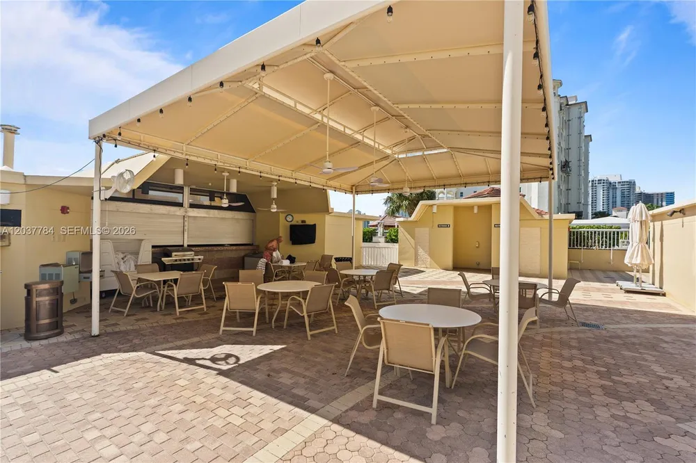 20191 E Country Club Dr, Aventura, FL 33180
