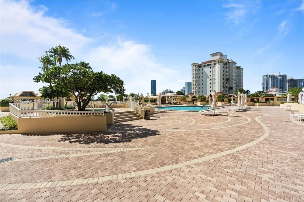 20191 E Country Club Dr, Aventura, FL 33180