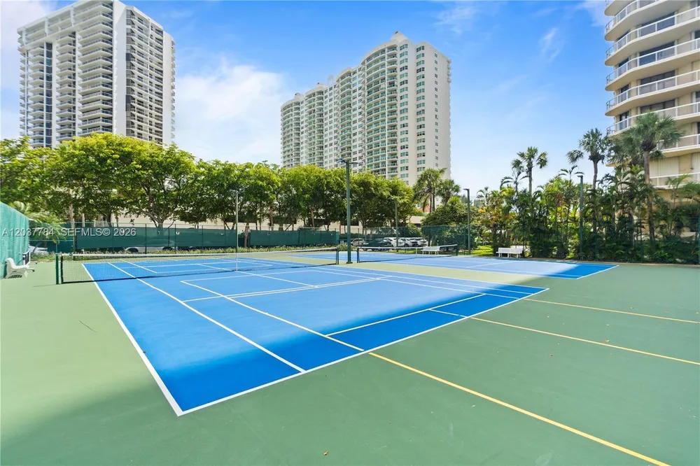 20191 E Country Club Dr, Aventura, FL 33180