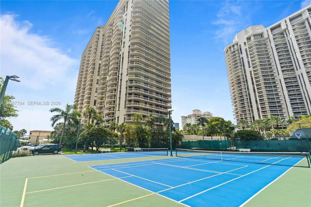 20191 E Country Club Dr, Aventura, FL 33180