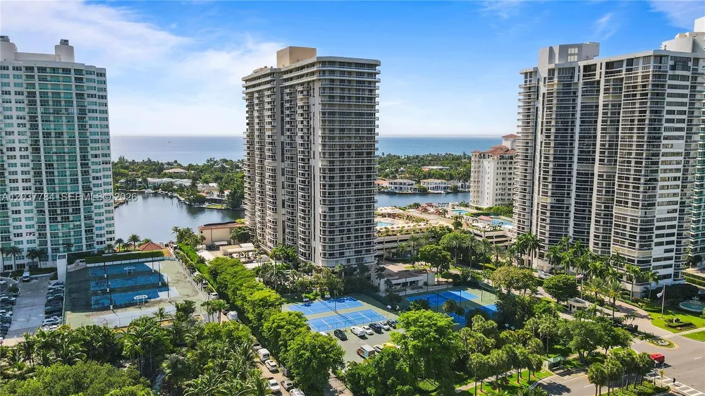 20191 E Country Club Dr, Aventura, FL 33180