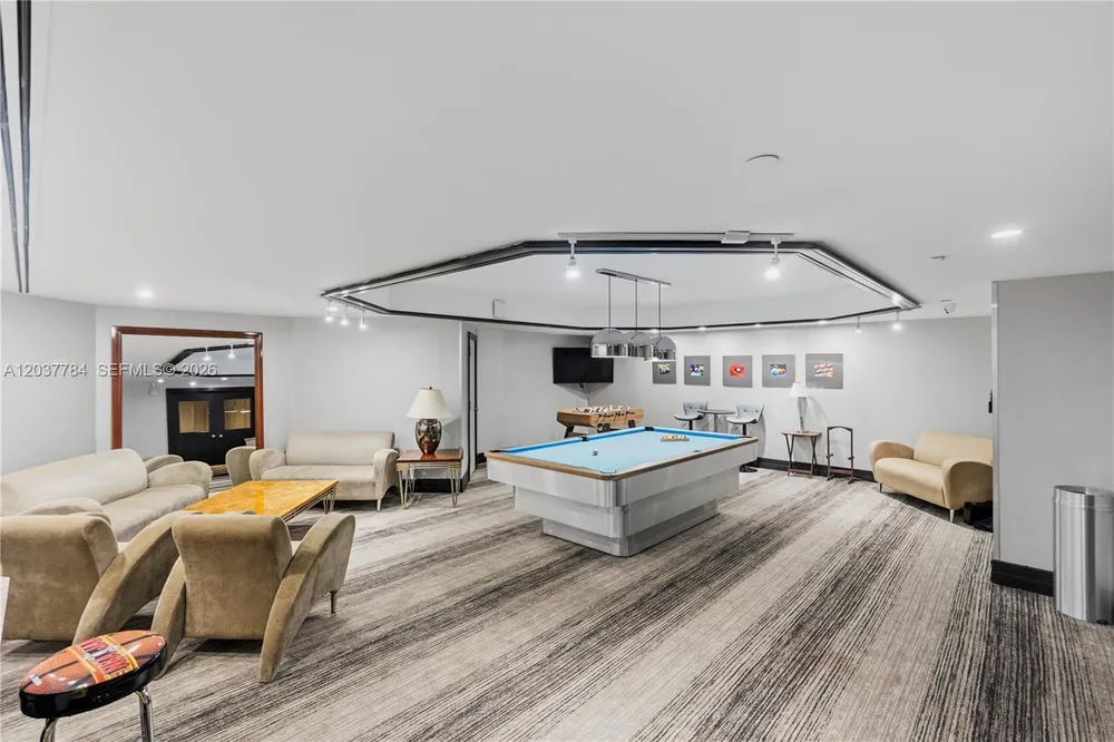 20191 E Country Club Dr, Aventura, FL 33180