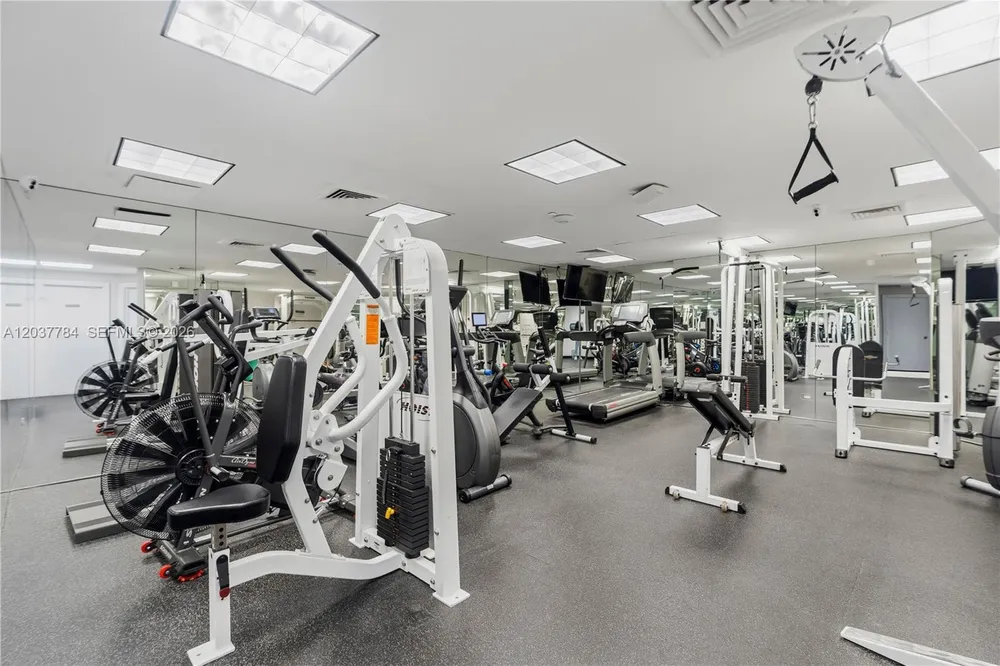 20191 E Country Club Dr, Aventura, FL 33180