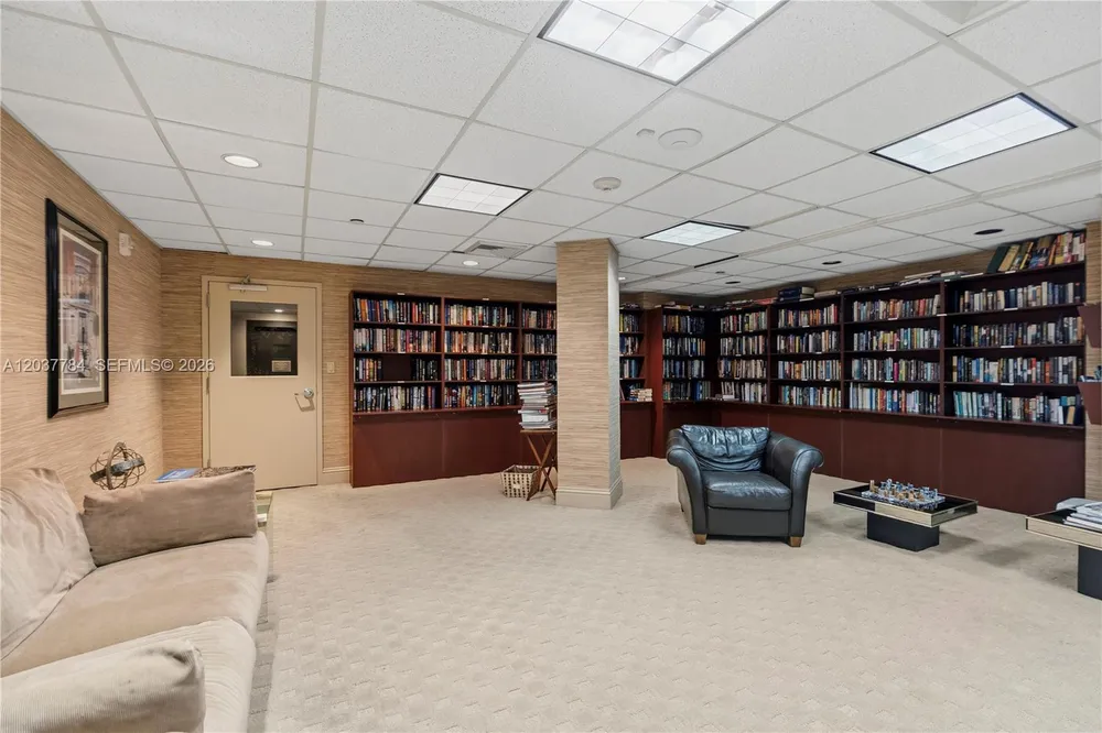 20191 E Country Club Dr, Aventura, FL 33180