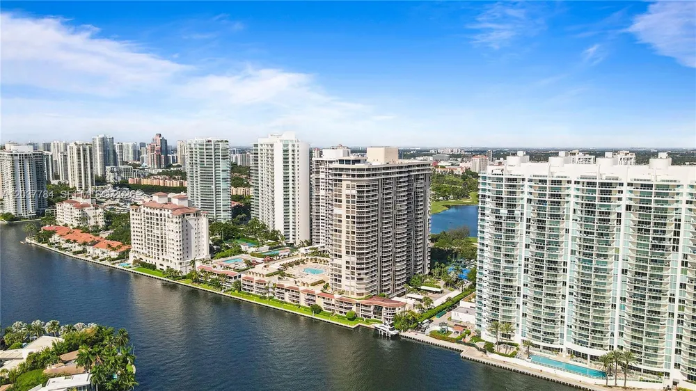 20191 E Country Club Dr, Aventura, FL 33180