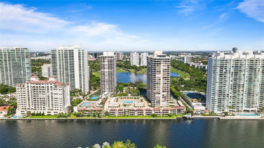 20191 E Country Club Dr, Aventura, FL 33180