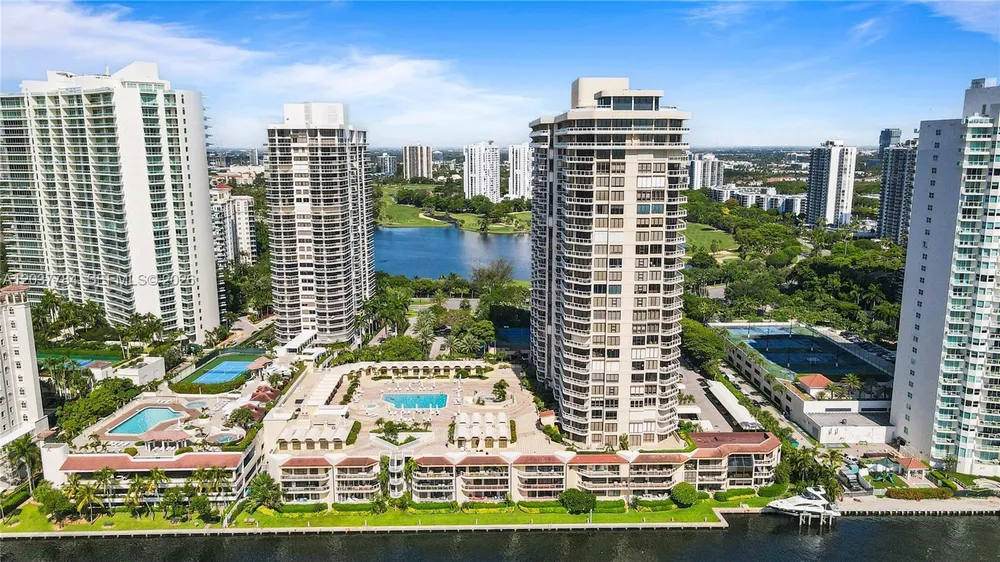 20191 E Country Club Dr, Aventura, FL 33180