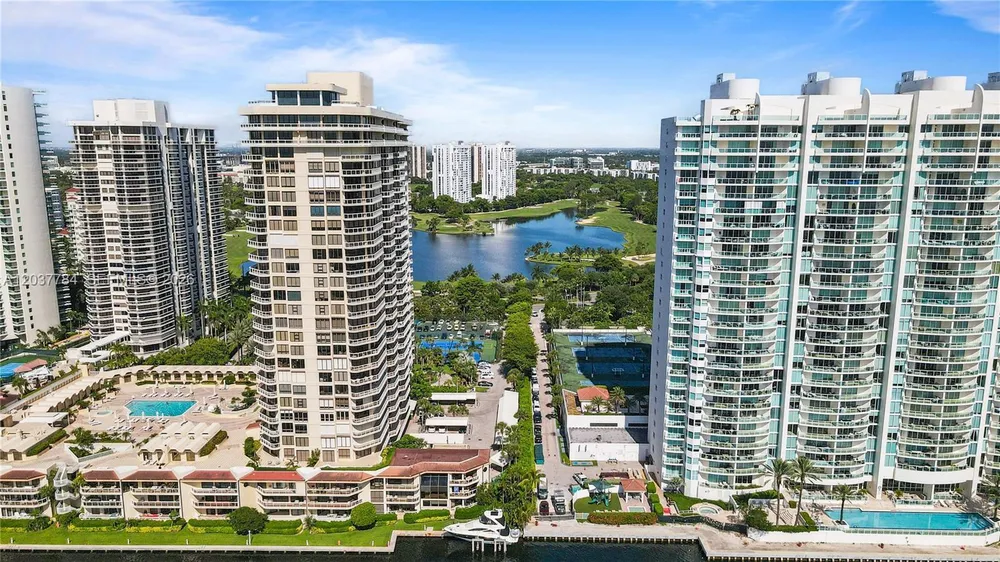 20191 E Country Club Dr, Aventura, FL 33180