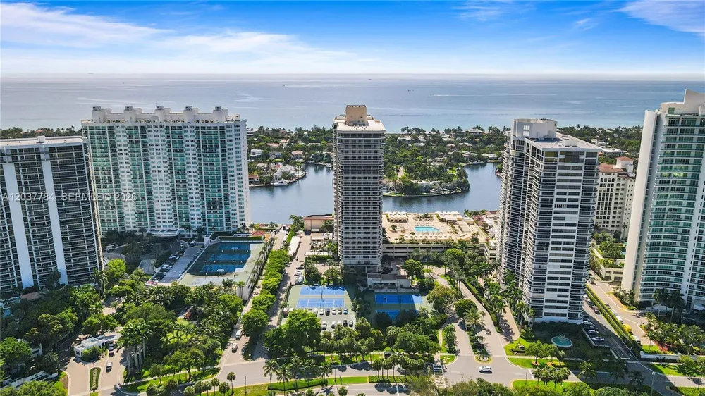 20191 E Country Club Dr, Aventura, FL 33180