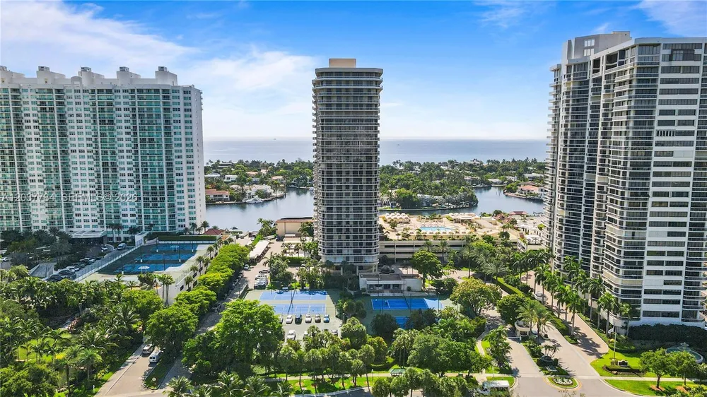 20191 E Country Club Dr, Aventura, FL 33180