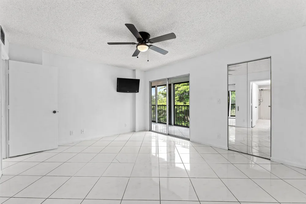 7301 Amberly Ln, Delray Beach, FL 33446