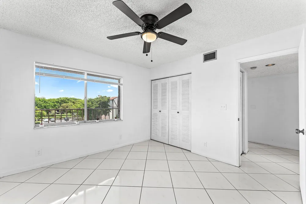 7301 Amberly Ln, Delray Beach, FL 33446