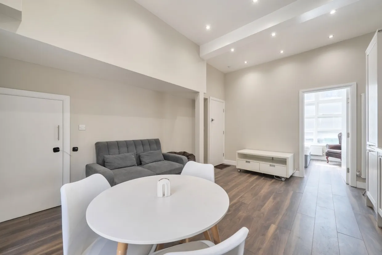 Grafton Road London NW5 photo 8