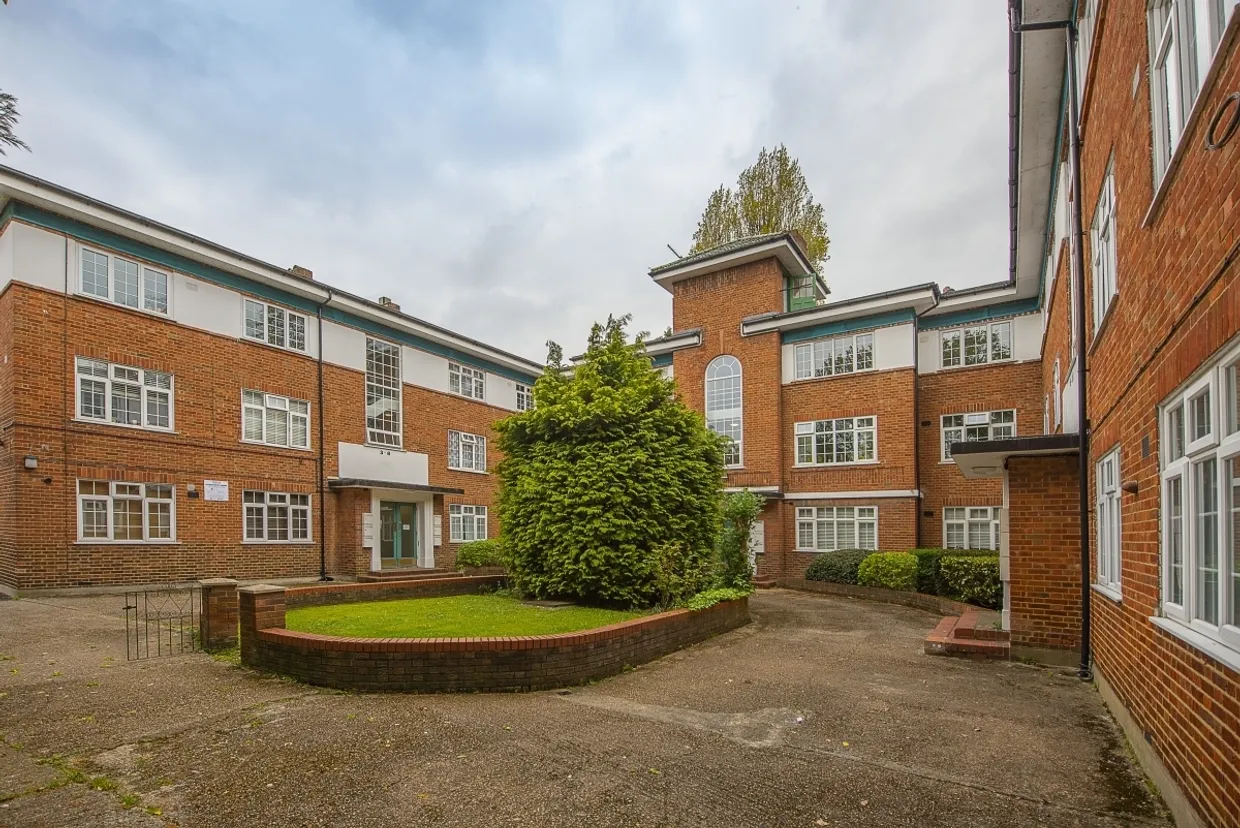 Knights Park Kingston upon Thames KT1 photo 11