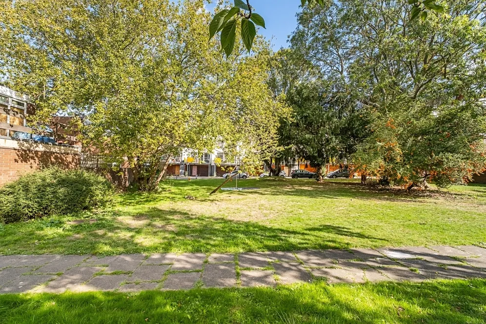 Clarence Avenue London SW4 photo 12