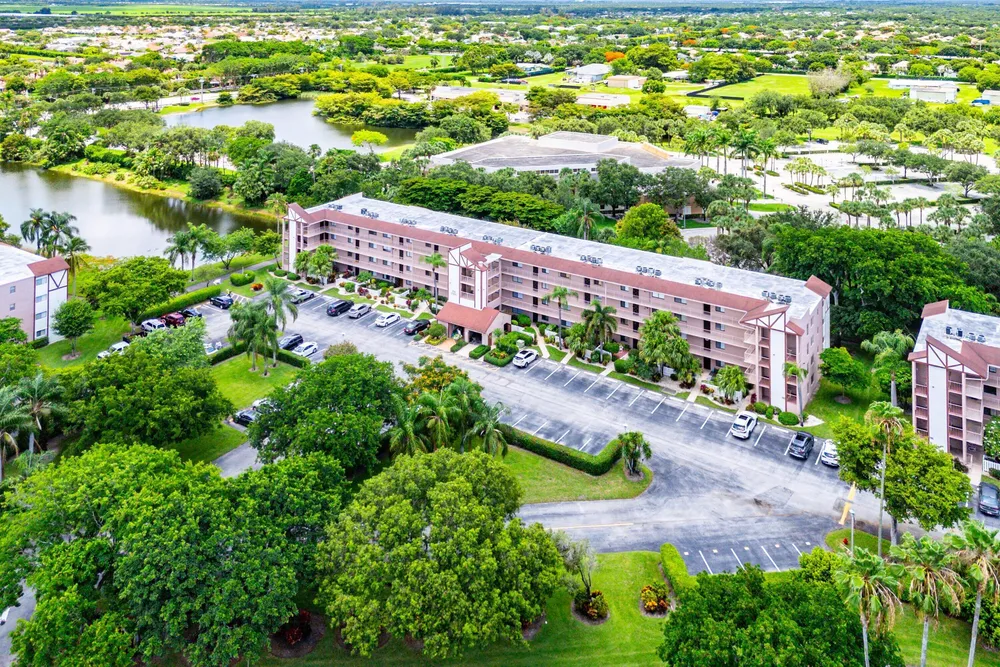7301 Amberly Ln, Delray Beach, FL 33446