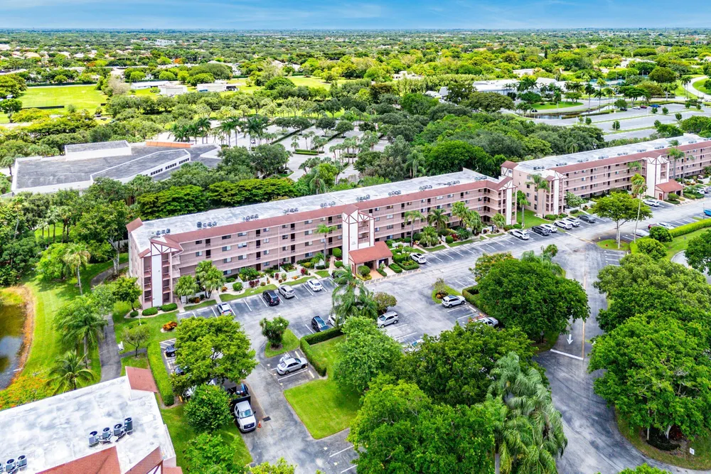 7301 Amberly Ln, Delray Beach, FL 33446