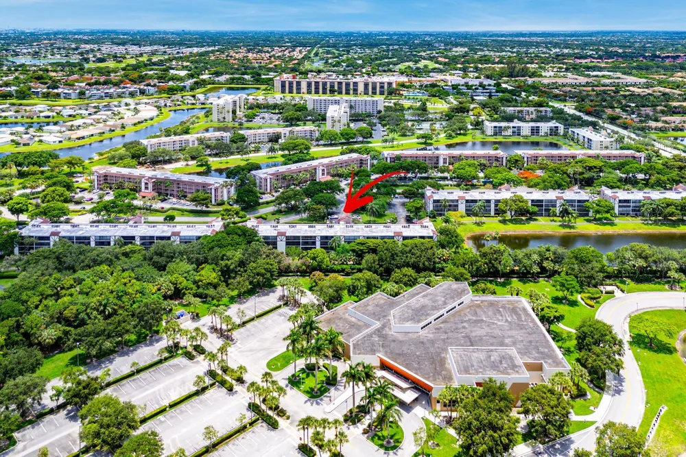 7301 Amberly Ln, Delray Beach, FL 33446