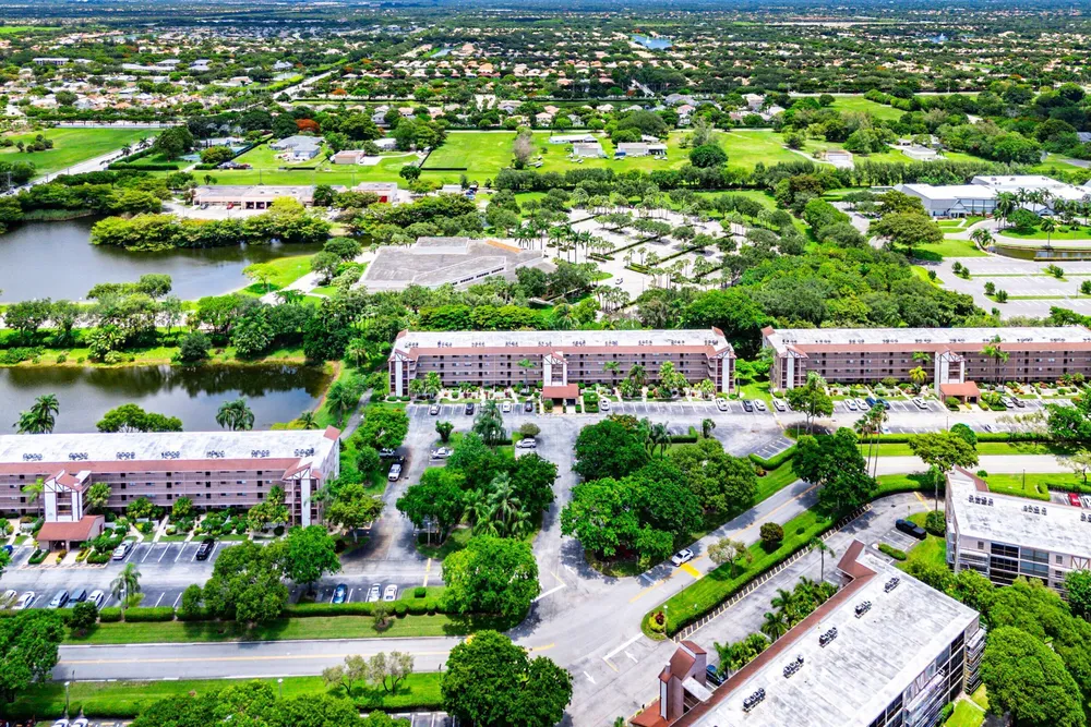7301 Amberly Ln, Delray Beach, FL 33446