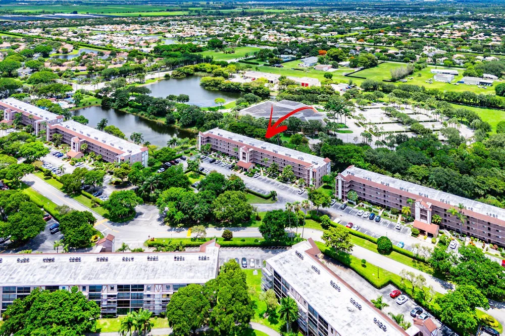 7301 Amberly Ln, Delray Beach, FL 33446