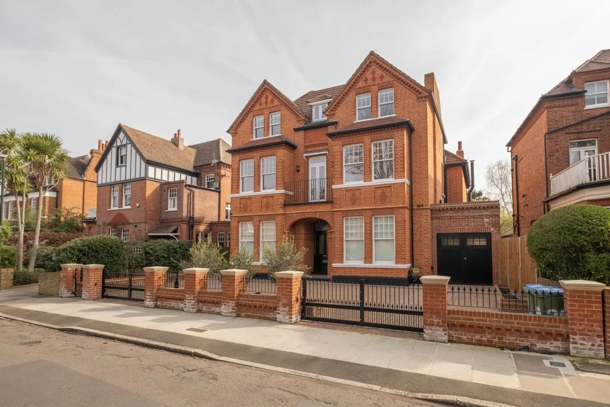 Strawberry Hill Road Twickenham TW1 photo 3
