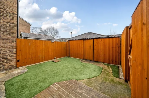 St. Andrews, BRACKNELL, Berkshire, RG12