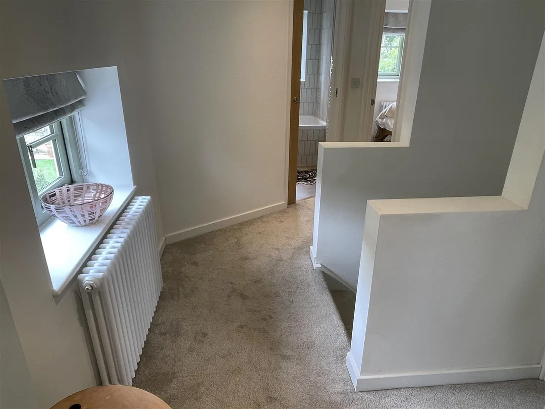 https://mr0.homeflow-assets.co.uk/files/photo/image/47667/6791/_x_/GqRwETx_OEmy9GsbGWbwcw.jpg