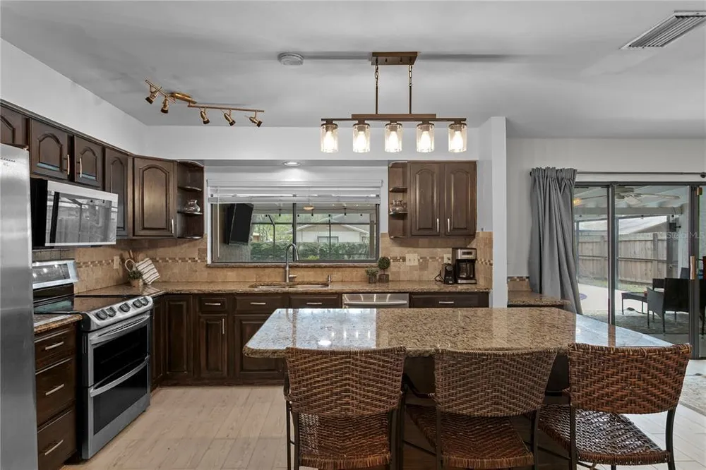 12603 Rain Forest St, Temple Terrace, FL 33617