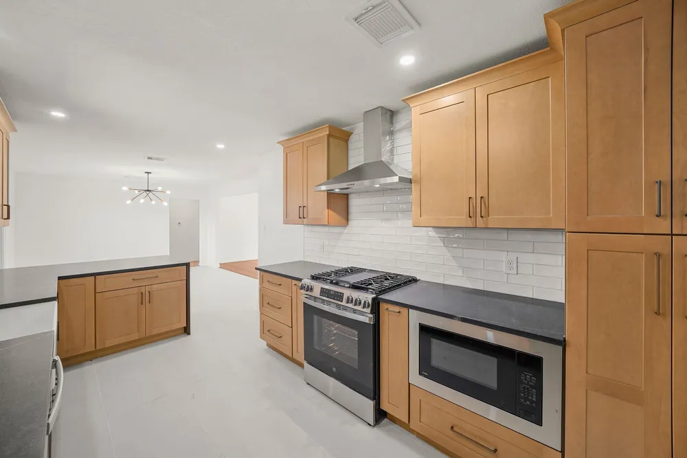 5022 Hazelton St, Houston, TX 77035