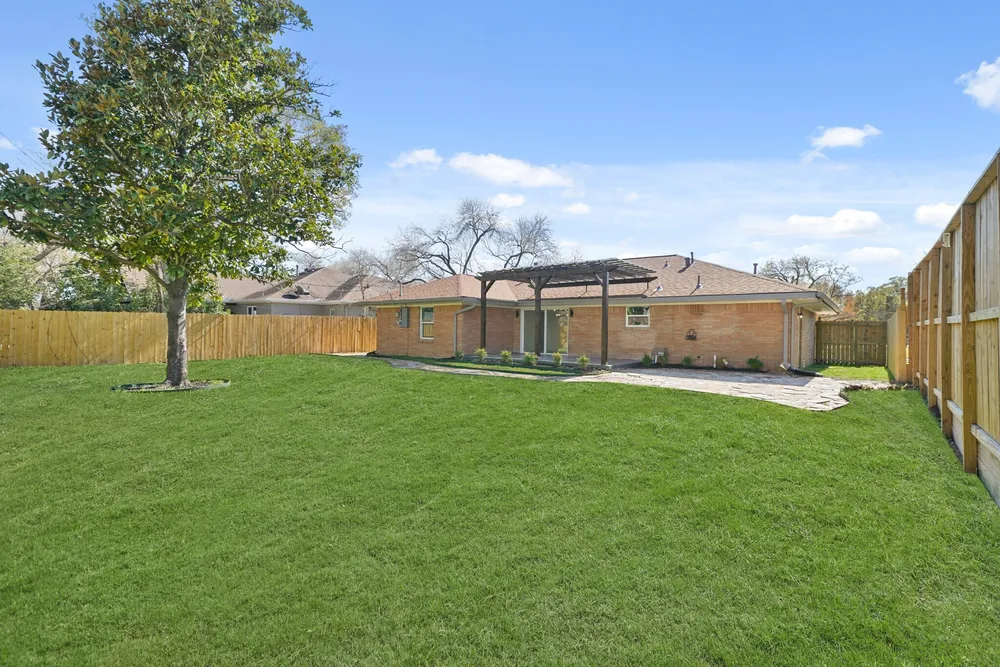 5022 Hazelton St, Houston, TX 77035