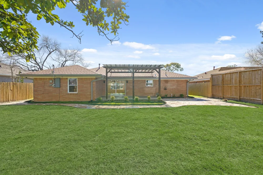 5022 Hazelton St, Houston, TX 77035