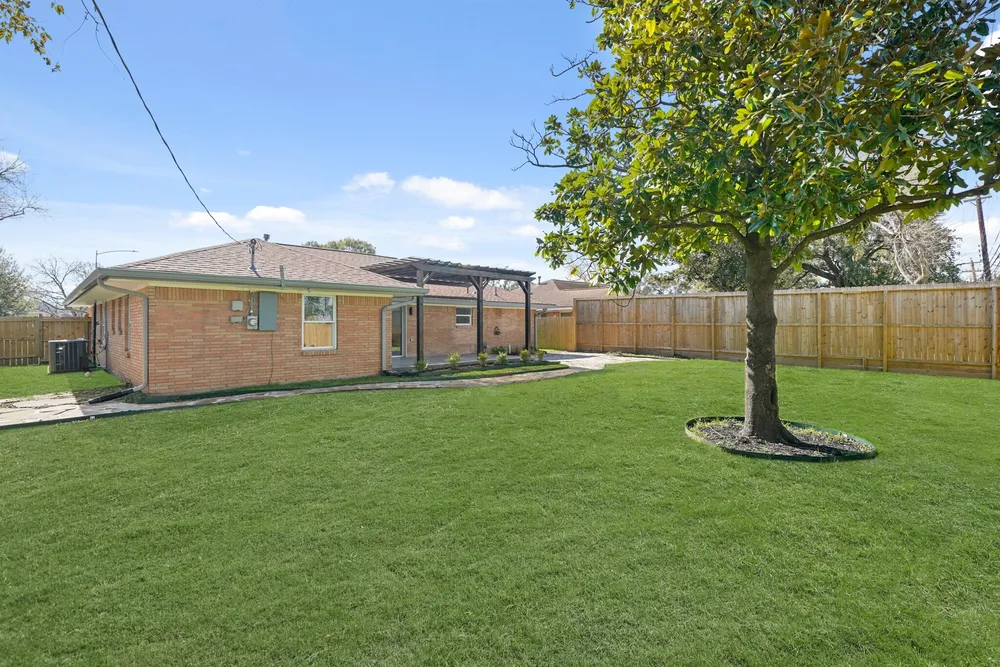 5022 Hazelton St, Houston, TX 77035