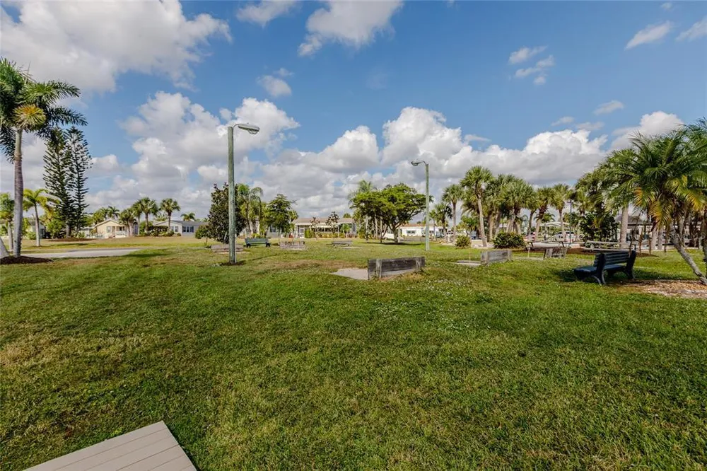 2100 Kings Hwy, Port Charlotte, FL 33980