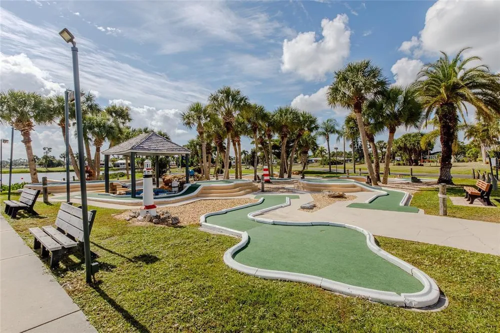 2100 Kings Hwy, Port Charlotte, FL 33980