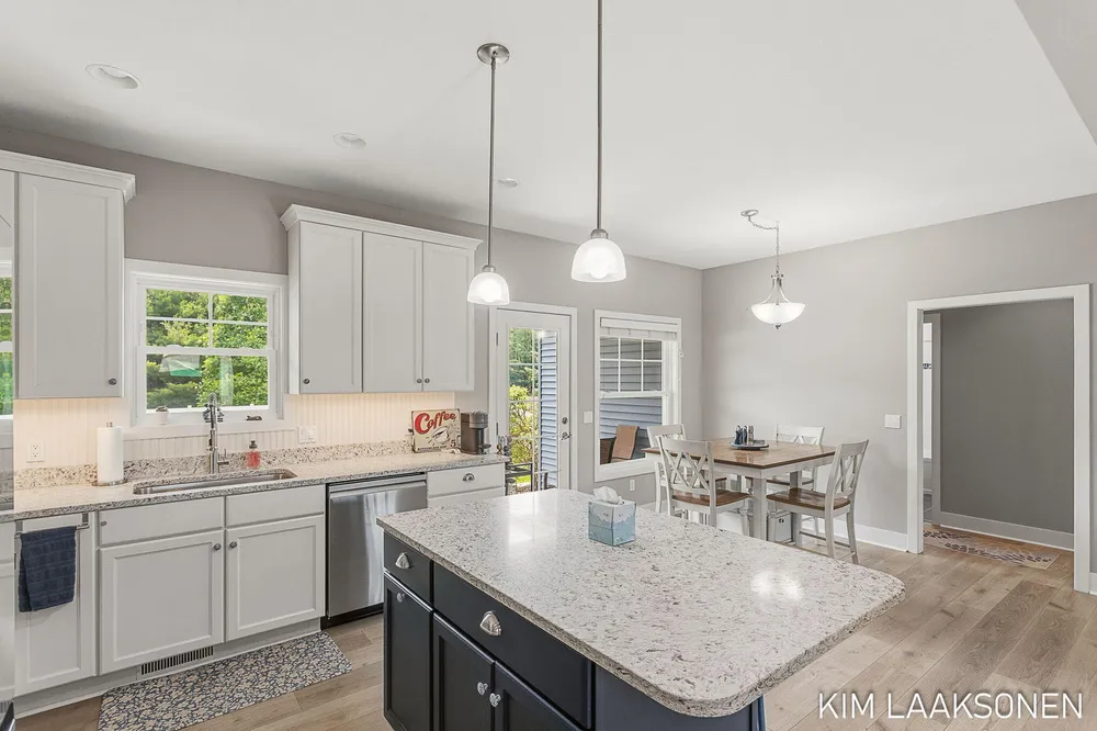349 Parkside Ln, Douglas, MI 49406