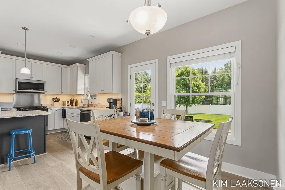 349 Parkside Ln, Douglas, MI 49406