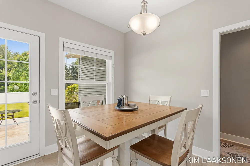 349 Parkside Ln, Douglas, MI 49406