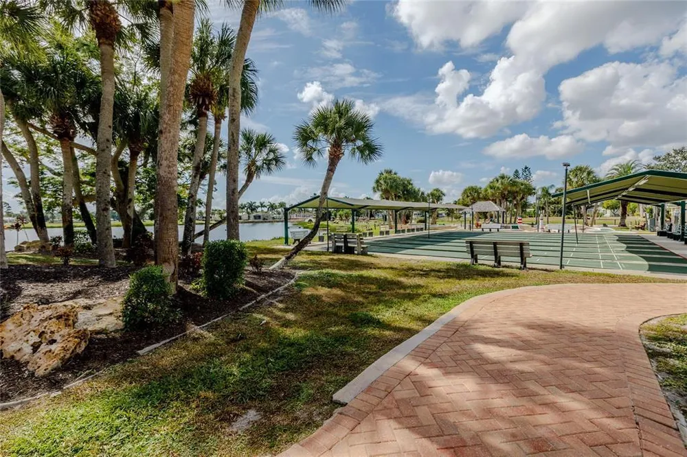2100 Kings Hwy, Port Charlotte, FL 33980