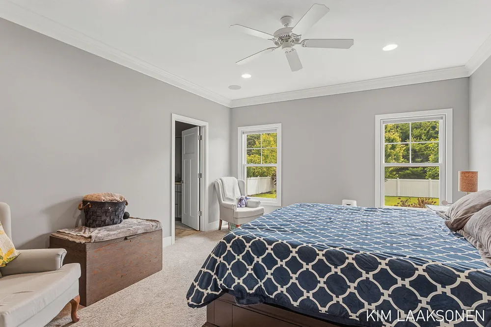 349 Parkside Ln, Douglas, MI 49406