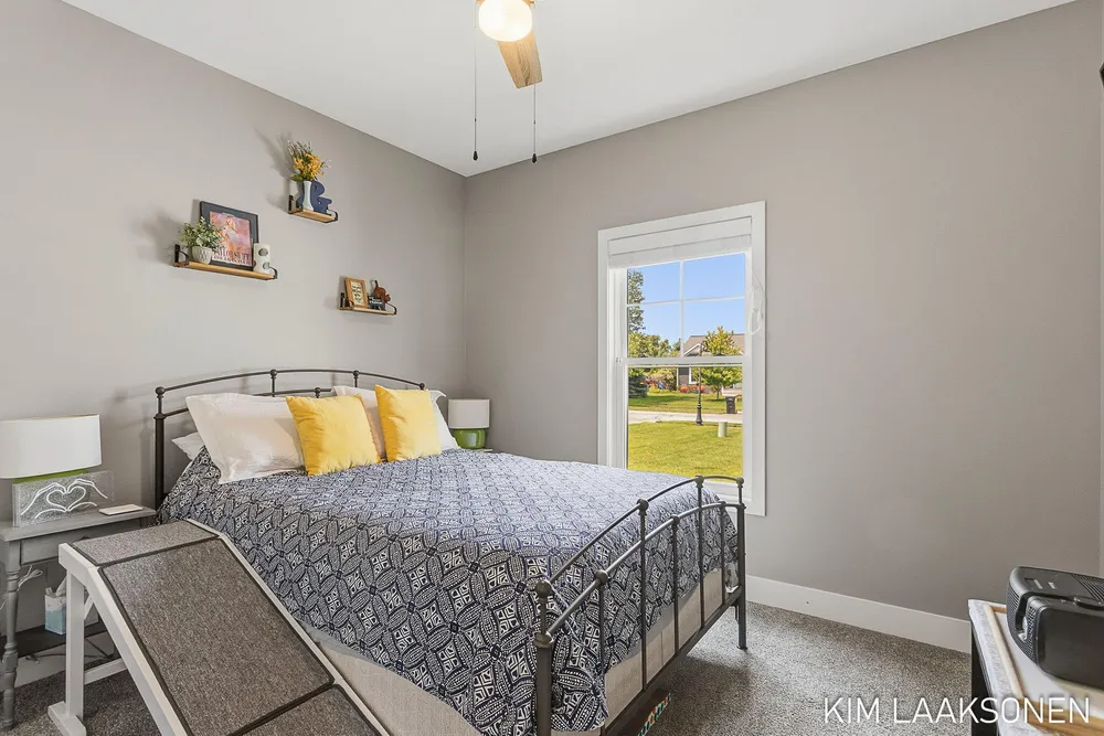 349 Parkside Ln, Douglas, MI 49406