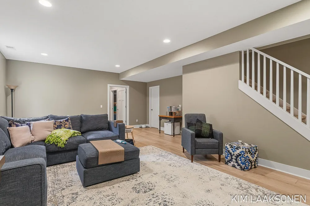 349 Parkside Ln, Douglas, MI 49406