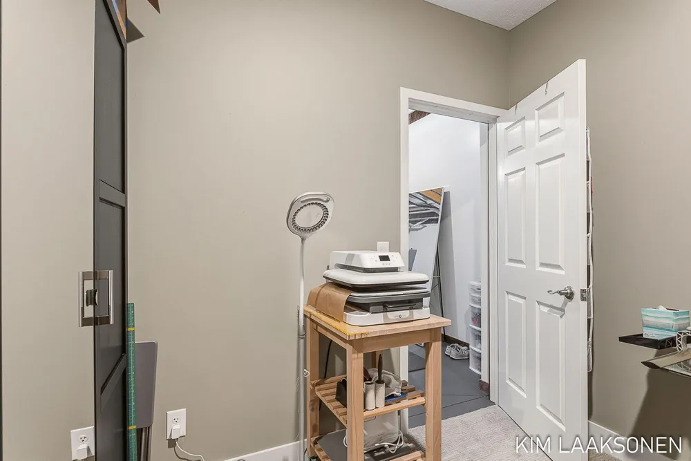 349 Parkside Ln, Douglas, MI 49406