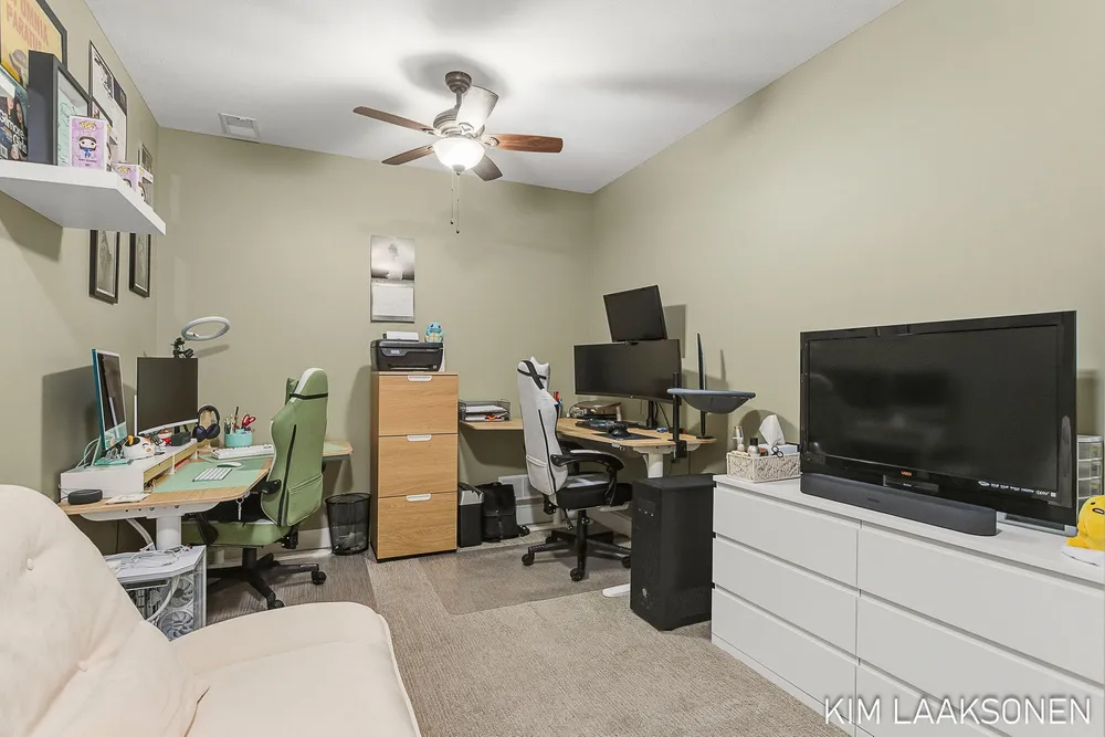 349 Parkside Ln, Douglas, MI 49406