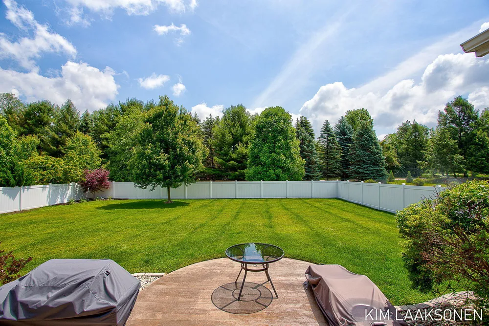 349 Parkside Ln, Douglas, MI 49406
