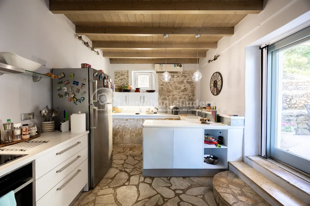 SPITI RODI, Vrachleri, Corfu