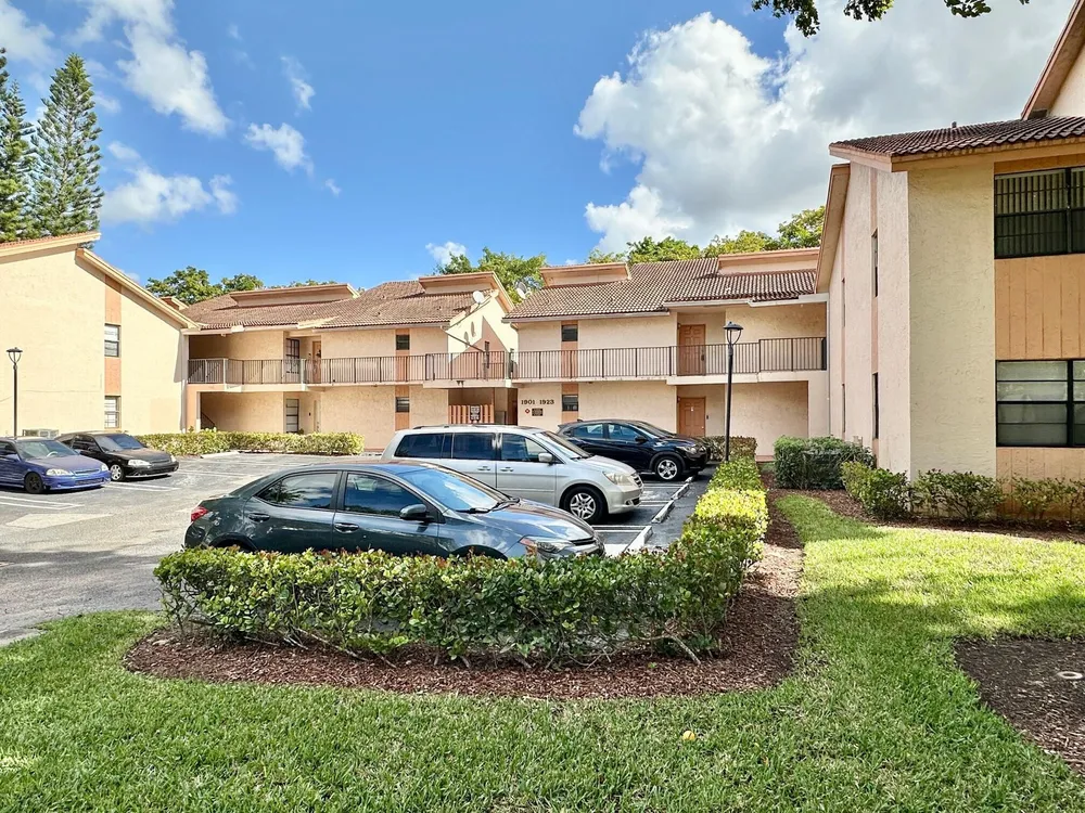 1917 NW 94th Ave, Coral Springs, FL 33071
