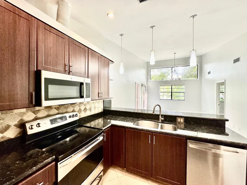 1917 NW 94th Ave, Coral Springs, FL 33071