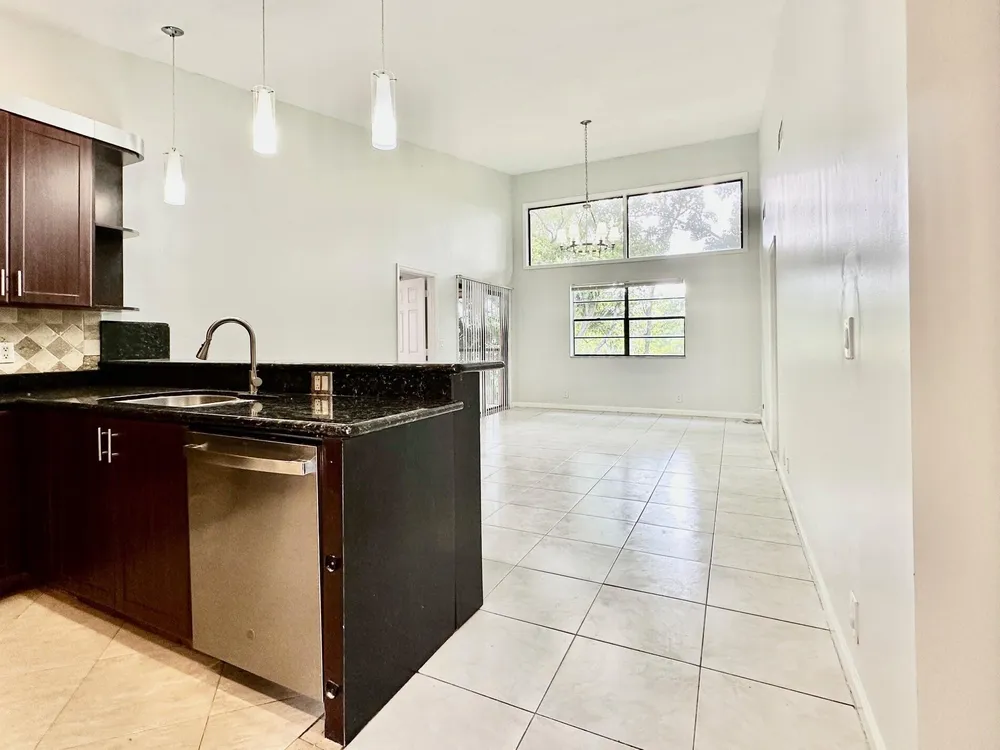 1917 NW 94th Ave, Coral Springs, FL 33071