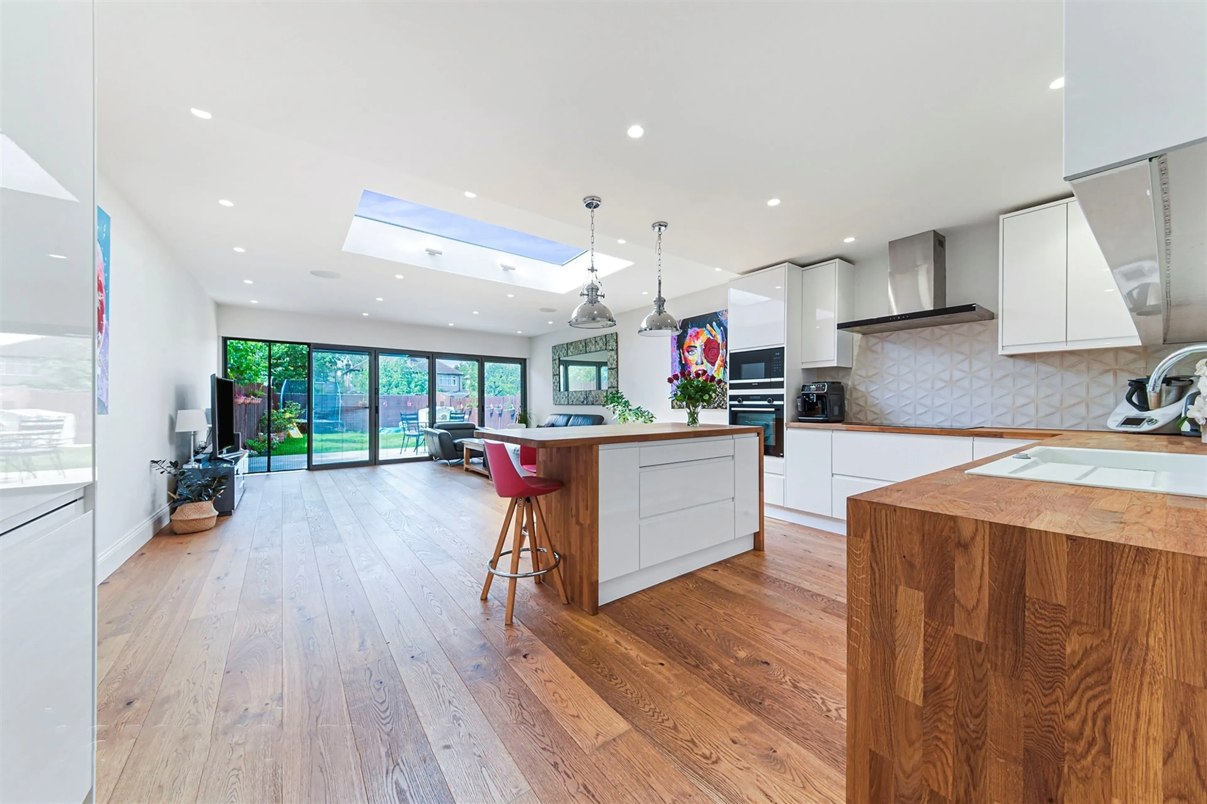 Property at Hillcross Avenue, Morden