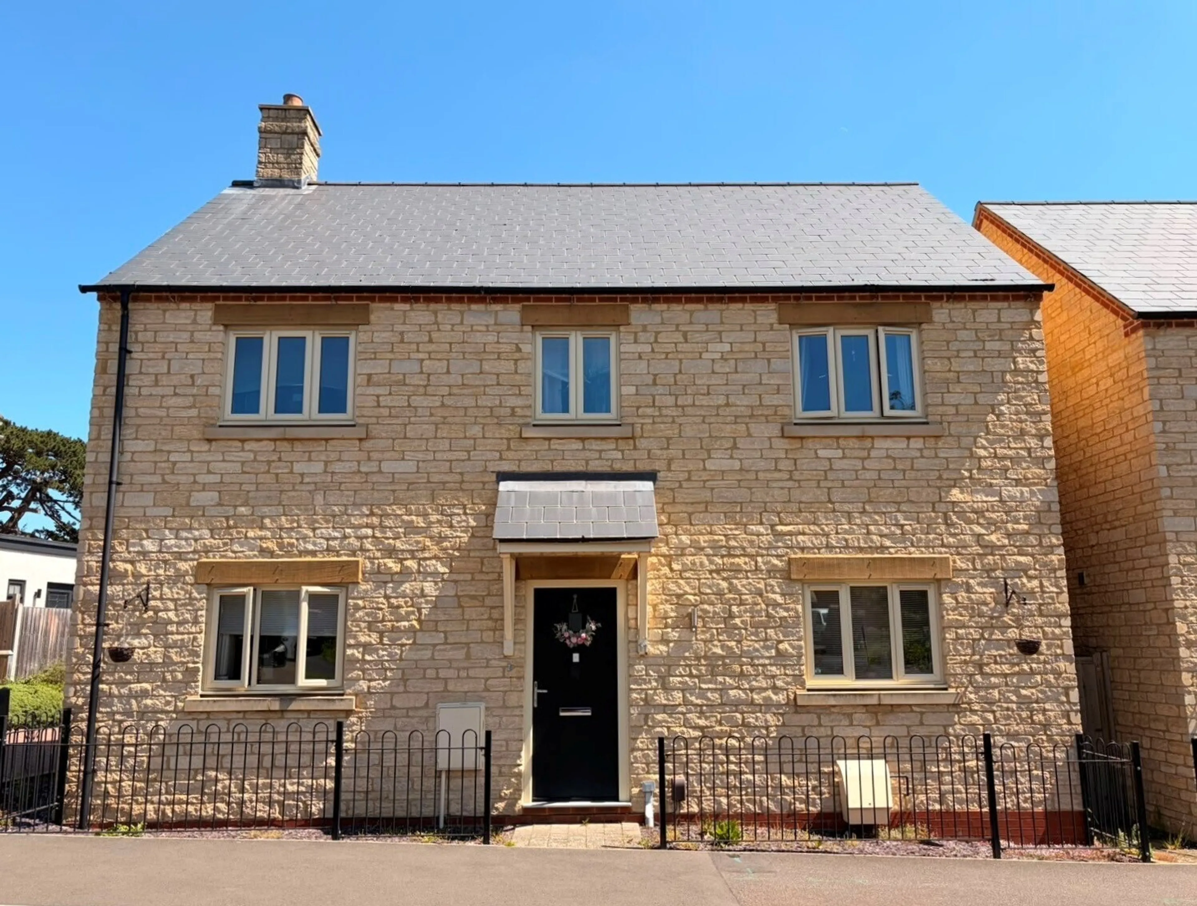 Property photo 0